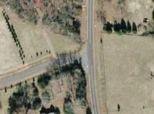 1093 Burning Oak Dr, Bishop, GA 30621