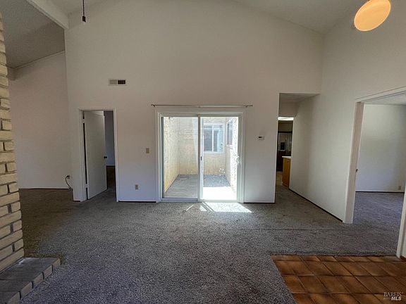 3rd image of 1238 Hartford Circle