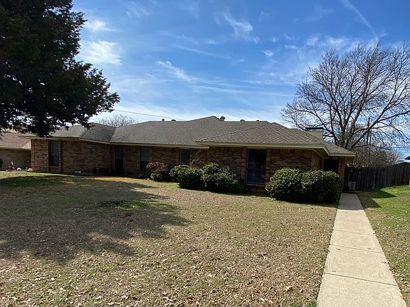2nd image of 1607 Crescent Ln