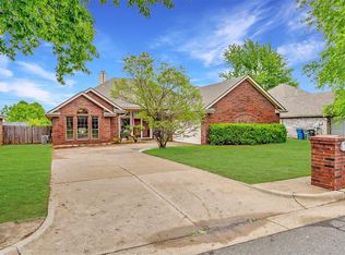 1725 Dena Dr, Edmond, OK 73003