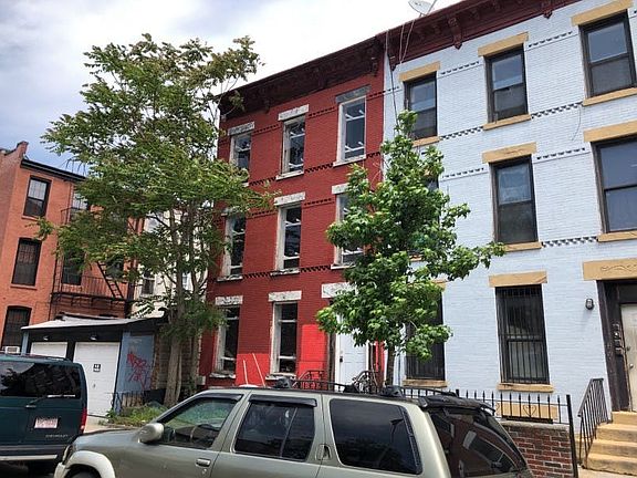 2nd image of 9 Marconi Pl