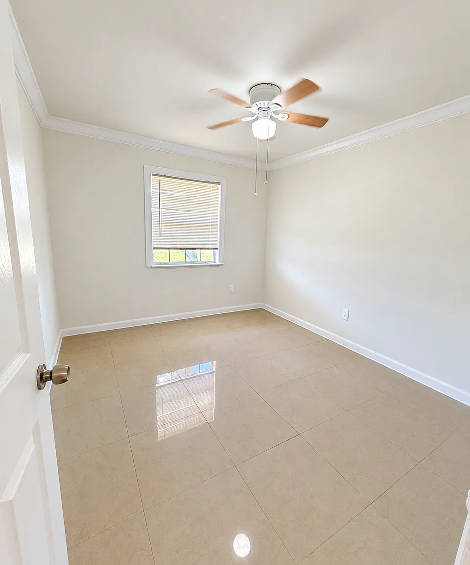 4 bed, 2163 sqft, $2,200 — Photo 4