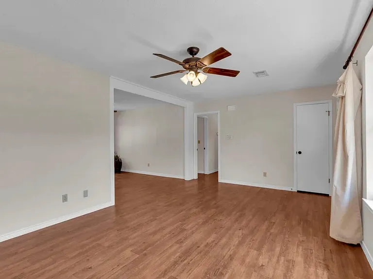 7902 Bar K Ranch Rd — Photo 4