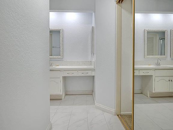 2nd image of 23000 Paseo De Terrado Unit 2