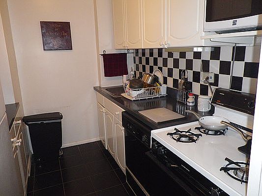 4th image of 400 Central Park W APT 19S