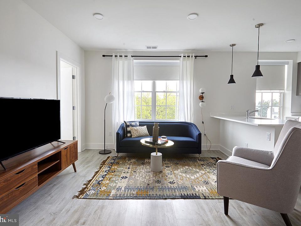 1st image of 816 Potomac Ave SE APT 201