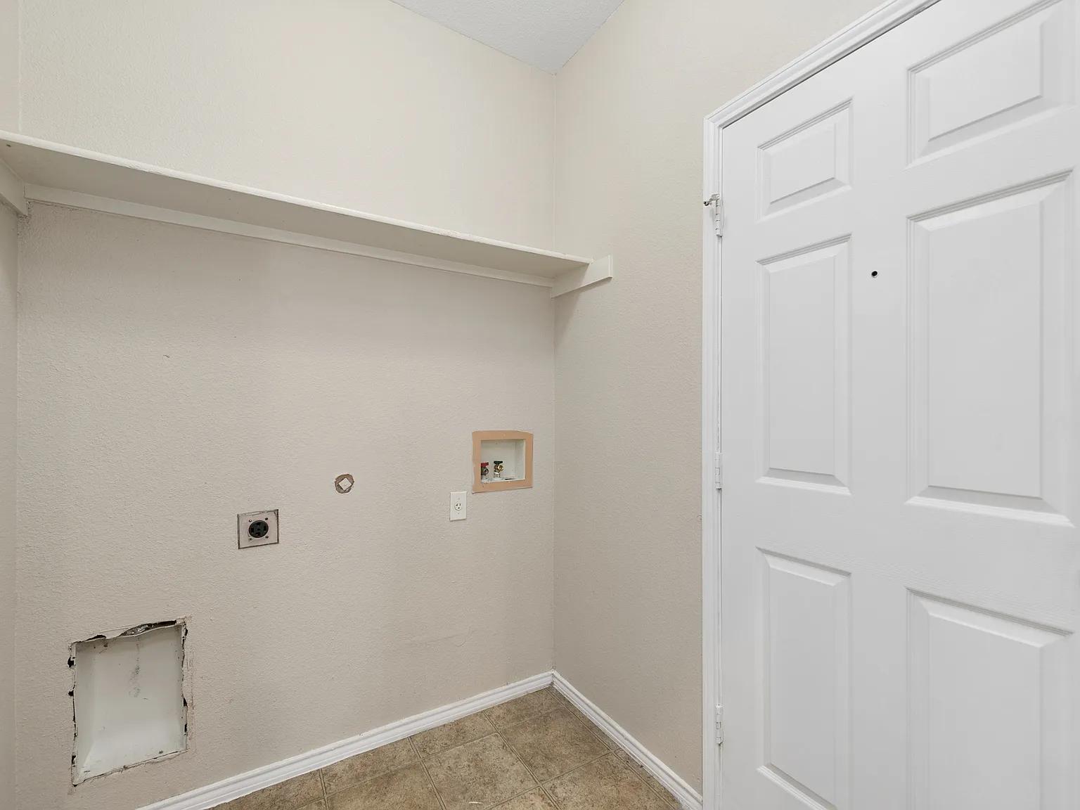 5 bed, 2207 sqft, $2,380 — Photo 4