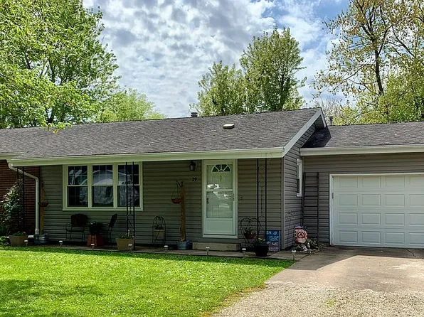 29 Fairlane Cir, Altamont, IL 62411