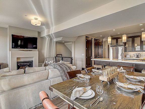 3rd image of 3696 Blackstone Dr ##8