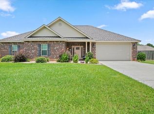 41 Honey Bee Ln, Ellisville, MS 39437