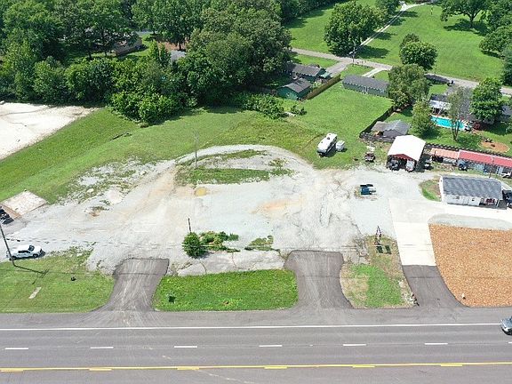 3rd image of 17595 Highland Dr