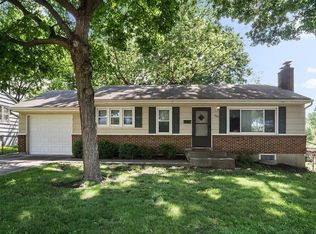 7417 Glenwood Ln, Overland Park, KS 66204