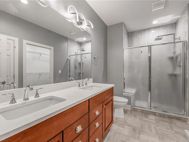 1352 Creeks Edge Dr — Photo 18