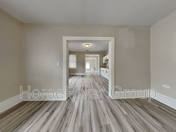 4th image of 245 W 24th St