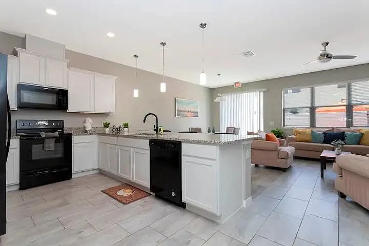 4 bed, 3.5 bath, 1637 sqft, $2,500 — Photo 3