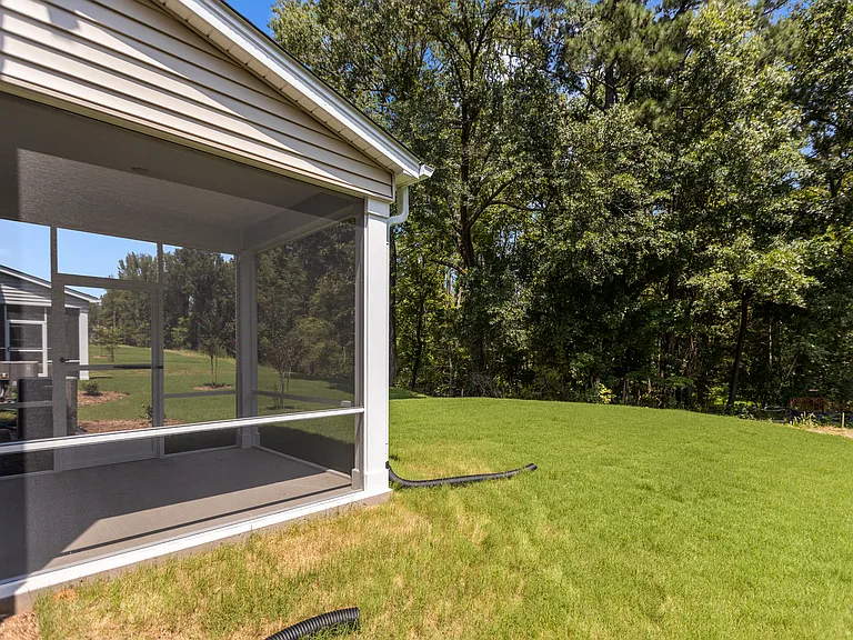5860 Woodlawn Dr — Photo 38