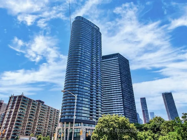 585 Bloor St E, Toronto, ON