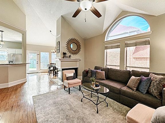 4th image of 3811 Antioch Cir