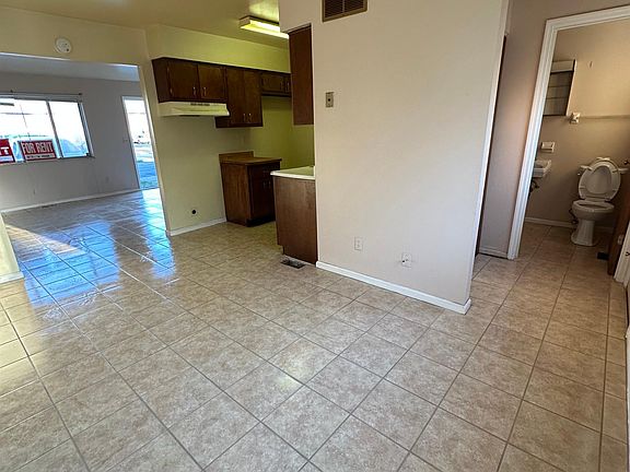 4th image of 3048 Benchwood Dr #5