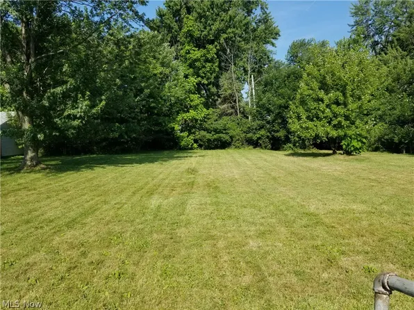 V/l Howell St, Sheffield Lake, OH 44054