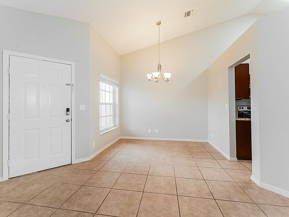 4th image of 180 Heatherwood Dr