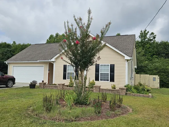 428 Wallace Cir, Carrollton, GA 30117