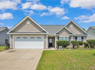 3636 Crosswinds Dr, Hope Mills, NC 28348