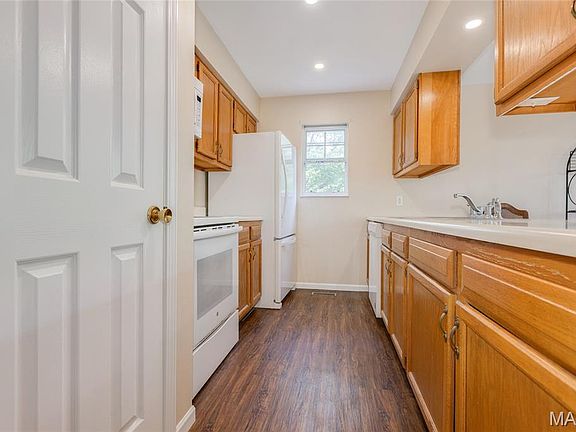 4th image of 3671 Colonia Place Dr APT A