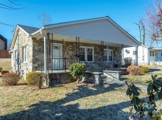 106 Scotland St, Black Mountain, NC 28711