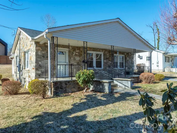 106 Scotland St, Black Mountain, NC 28711