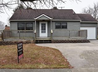 42 Madison St, Port Austin, MI 48467