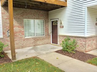 4776 S Forest Point Blvd, New Berlin, WI 53151