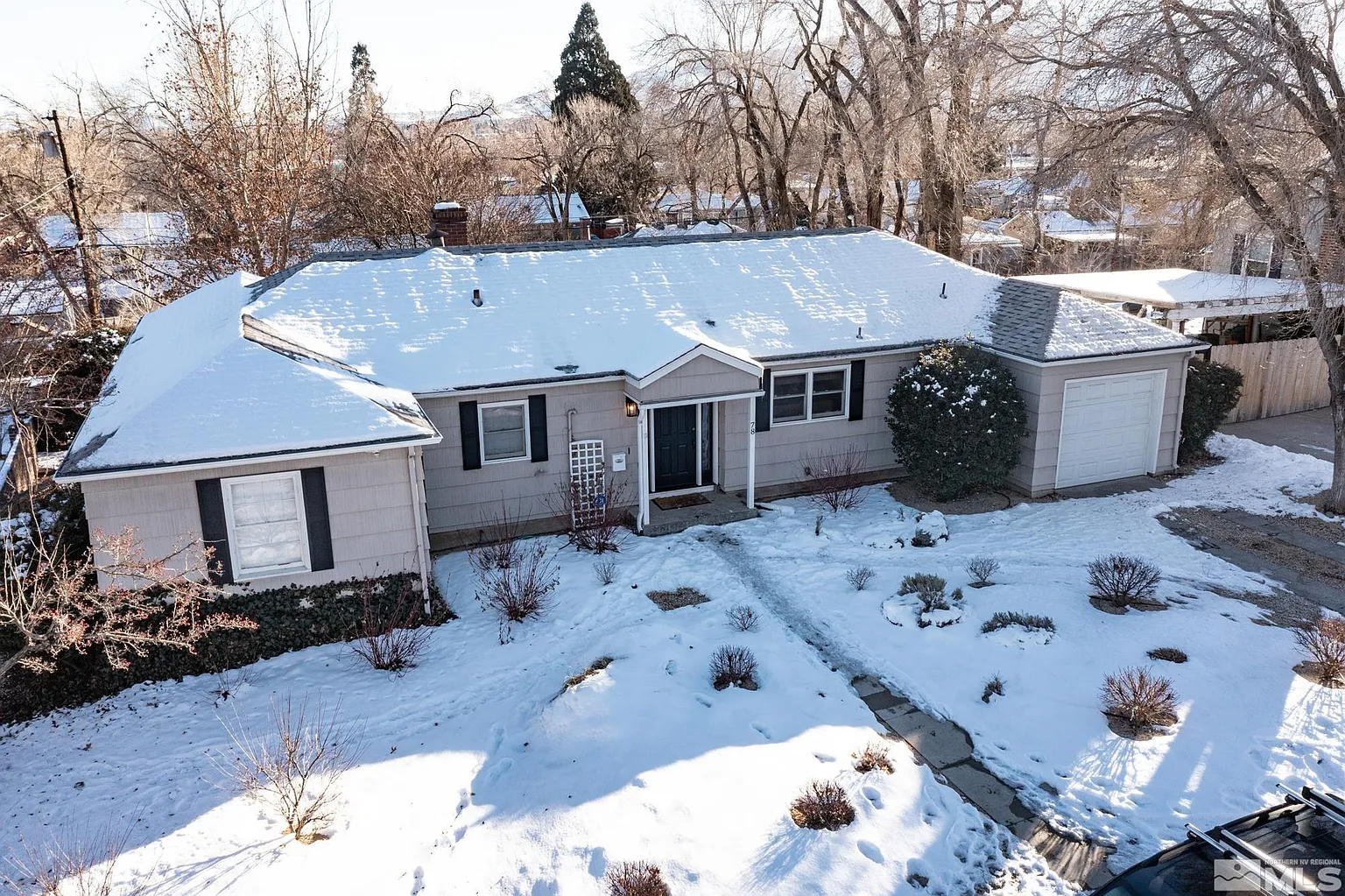 78 Sunnyside Dr photo 1