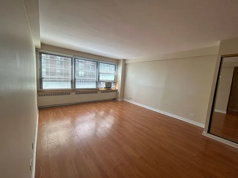 4180 Marine Terrace Apartments — Photo 113