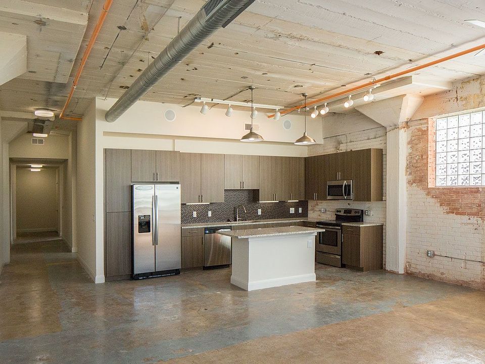 1st image of 801 W Vickery Blvd #3071372