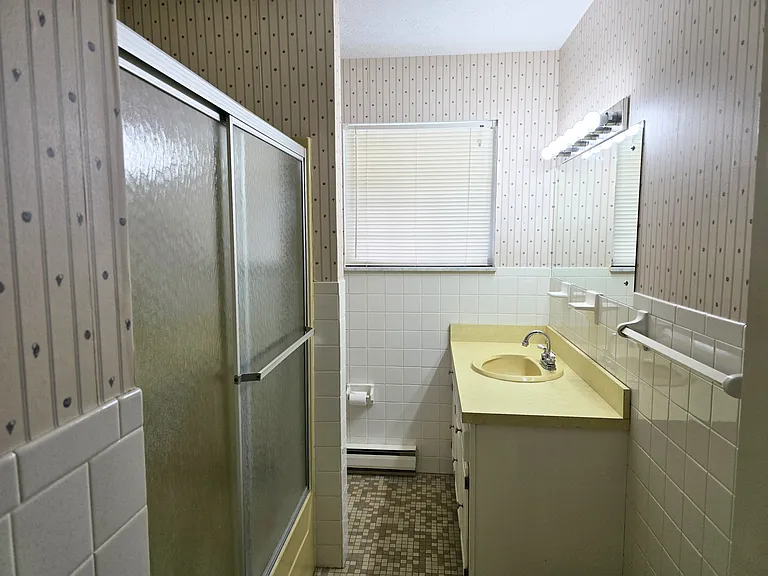 206 Michigan Ave — Photo 12
