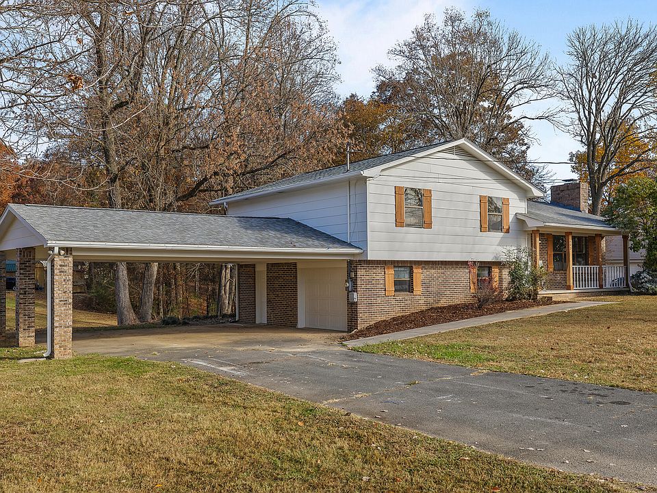 1st image of 903 Whisperwood Trl NE