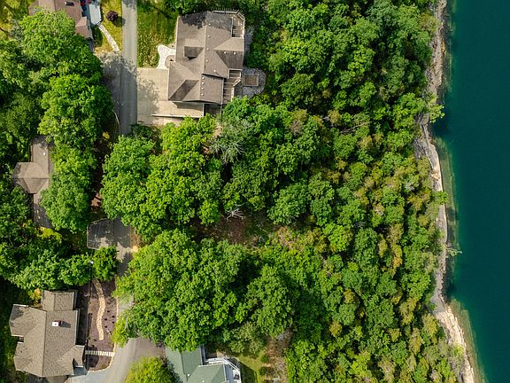 4th image of 893 Lily Creek Ct