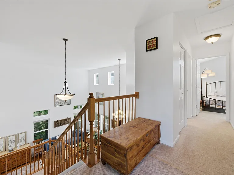 1090 Aster Ct — Photo 4