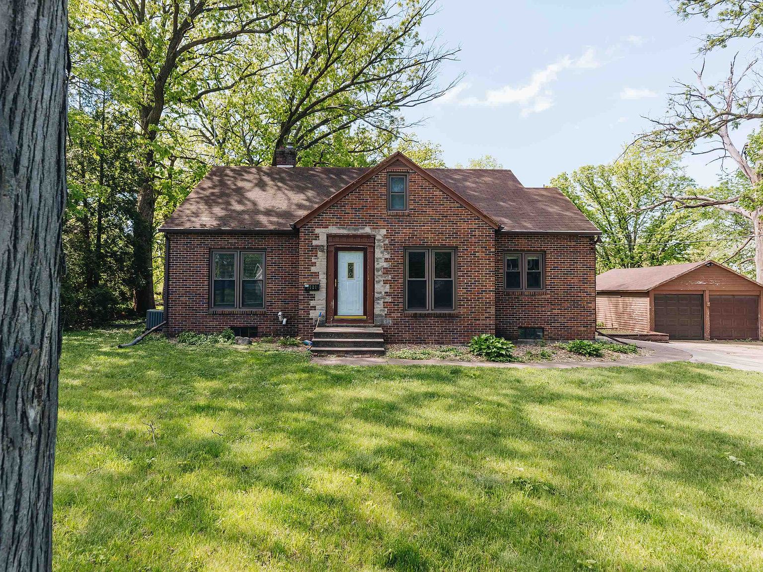 1721 Rainbow Dr, Cedar Falls, IA 50613 Zillow