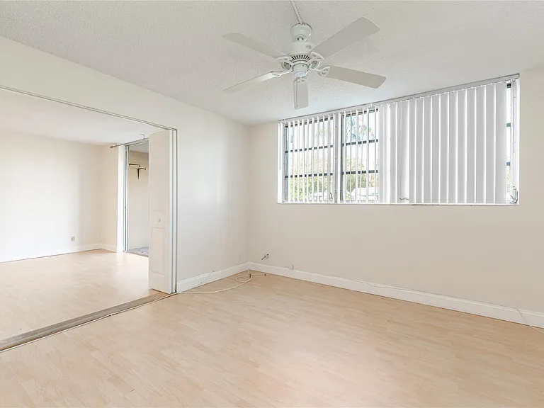 9523 S Hollybrook Lake Dr #107 — Photo 3