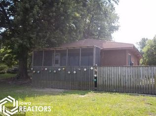 201 Section Line Rd, Dallas City, IL 62330