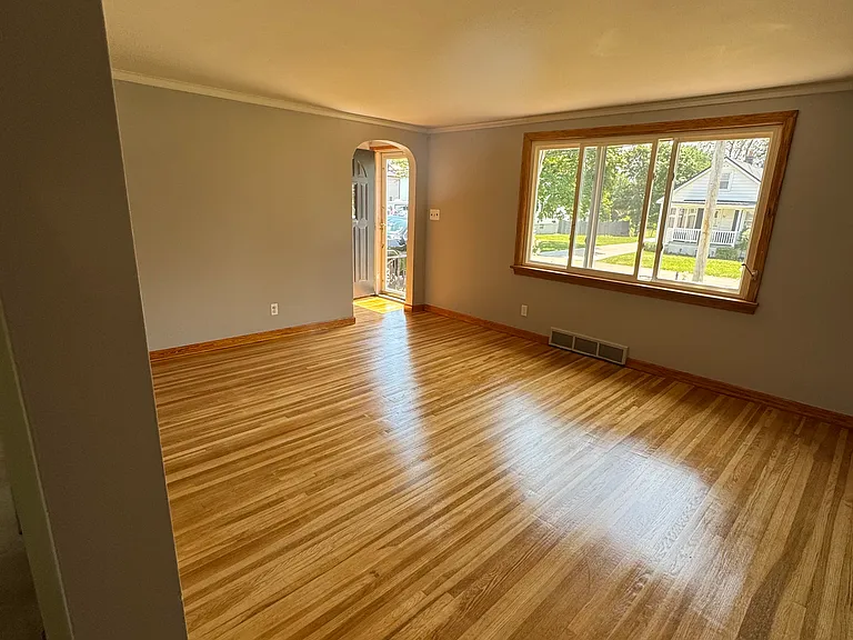 38 Greenwood Ave — Photo 13