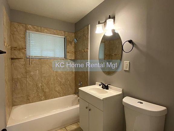 3rd image of 7401 E 112th St