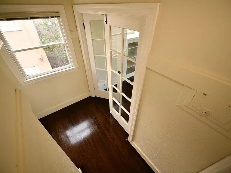 747 Warfield Ave — Photo 14