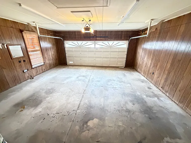 120 Elizabeth St — Photo 9