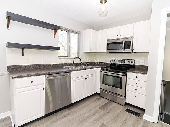 5th image of 2983 E Freedom Cir