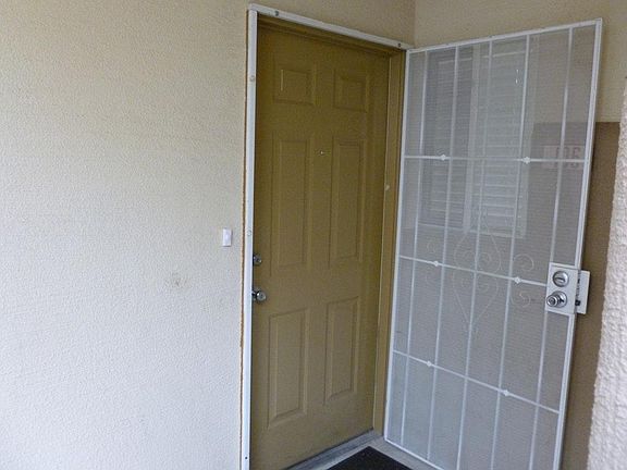 4th image of 1901 Villa Palms Ct Unit 106