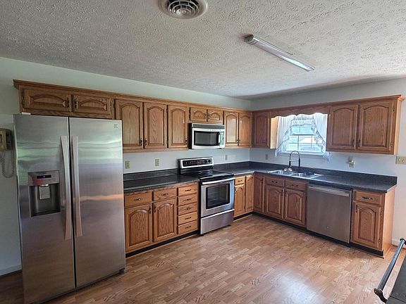 3rd image of 176 W Morris Hill Rd