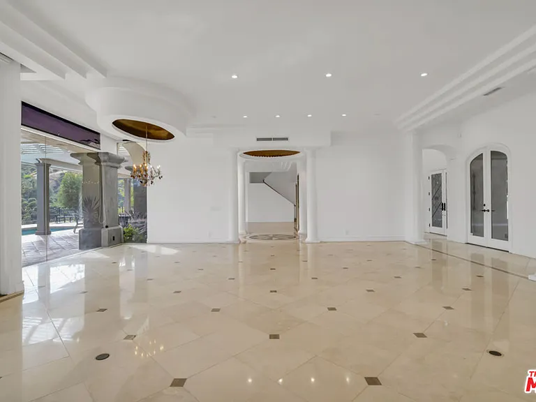 10557 Rocca Pl — Photo 9